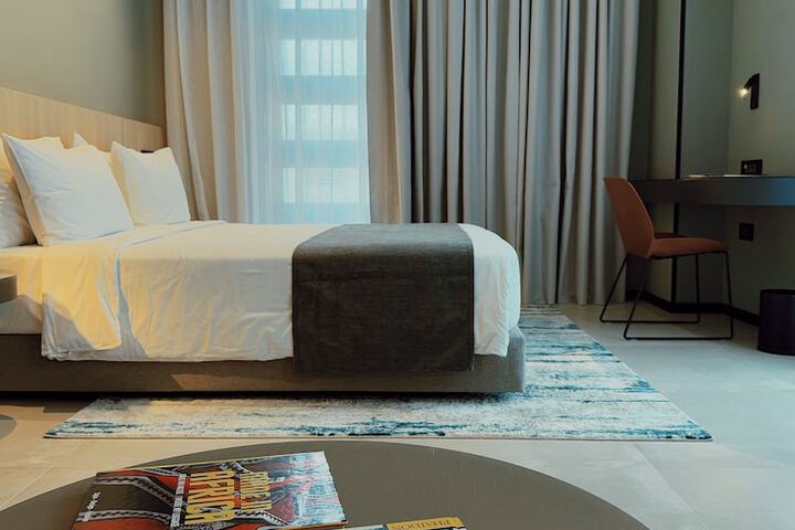 Room 18 of 43