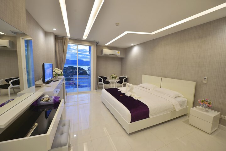 Room 12 of 88