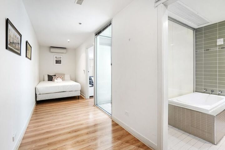 Room 15 of 61
