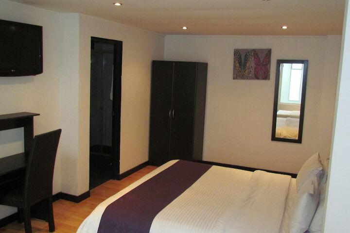 Room 14 of 38