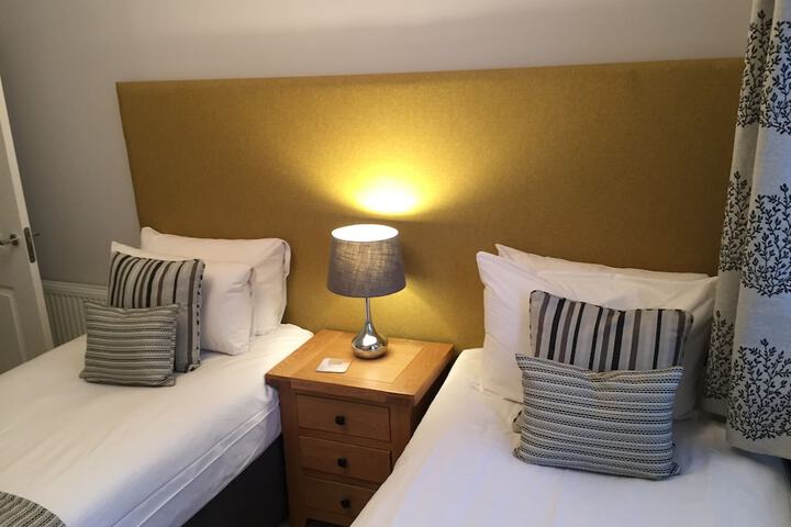 Room 5 of 49