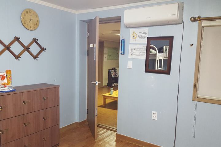 Room 16 of 45