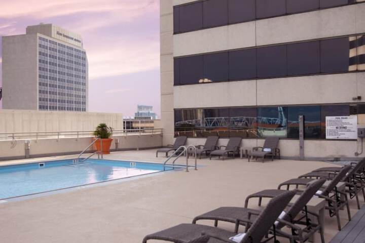 Pool 18 of 33