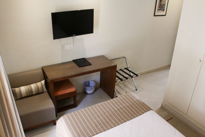 Room 9 of 29