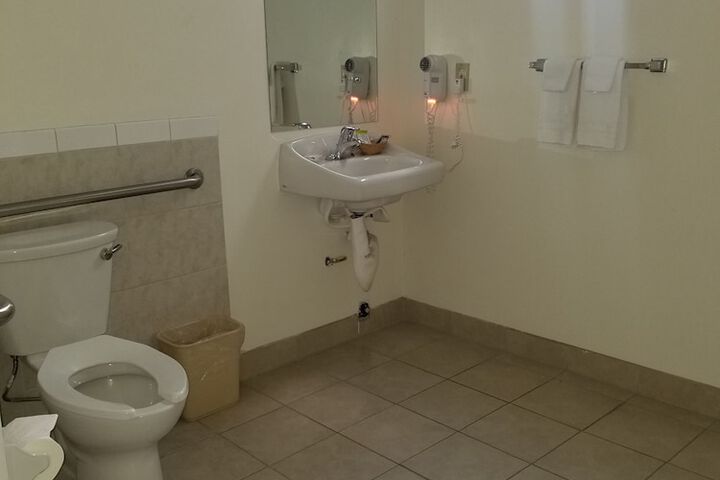 Room 17 of 24