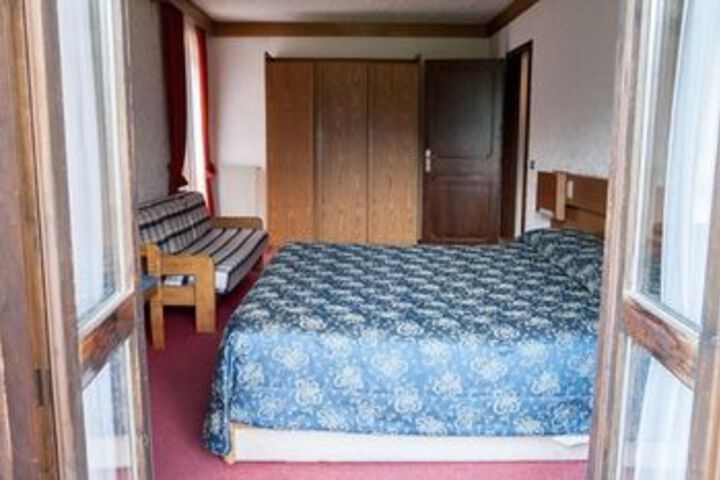 Hotel Entry