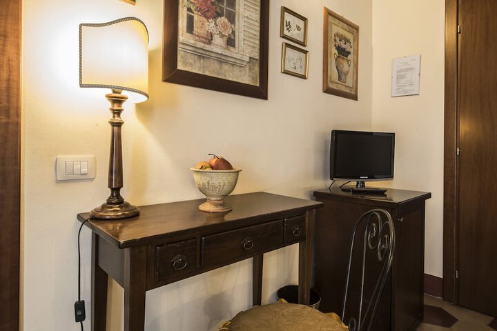 Room 9 of 29