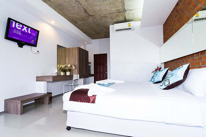 Room 12 of 68