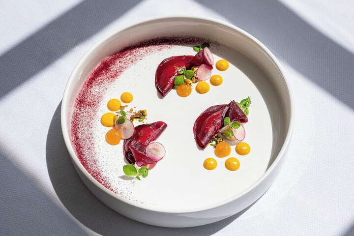 Dining 36 of 44