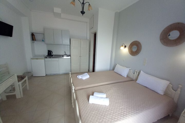 Room 8 of 18
