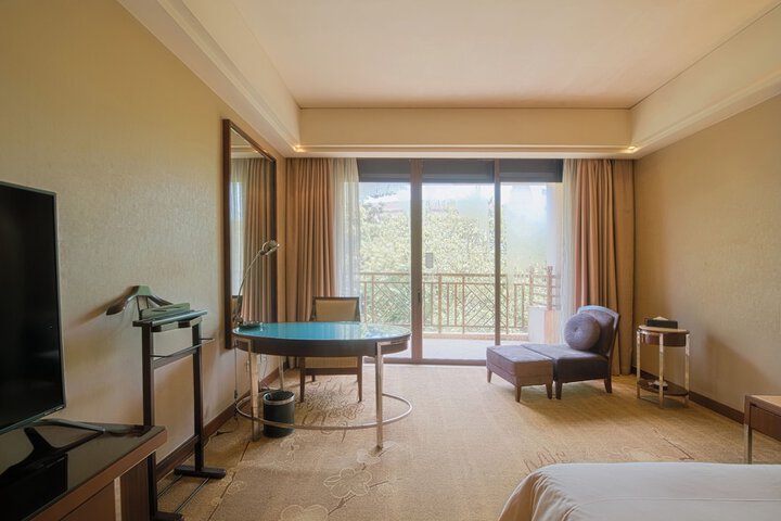 Room 21 of 50