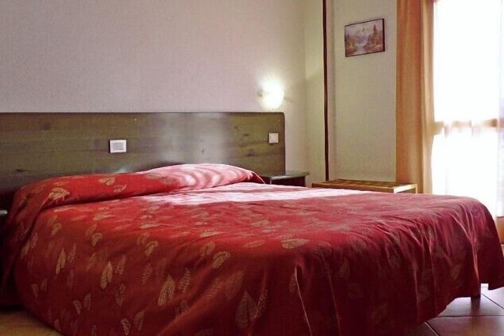 Room 2 of 55