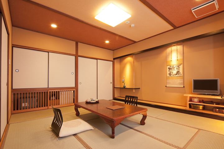 Room 5 of 70