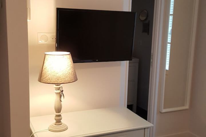 Room 10 of 62