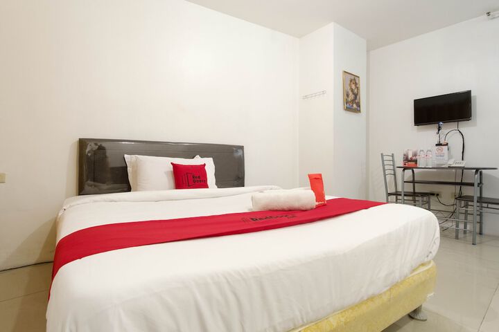 Room 4 of 9