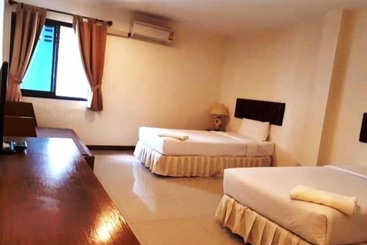 Room 19 of 36