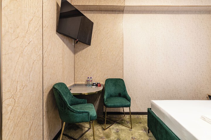 Room 7 of 84