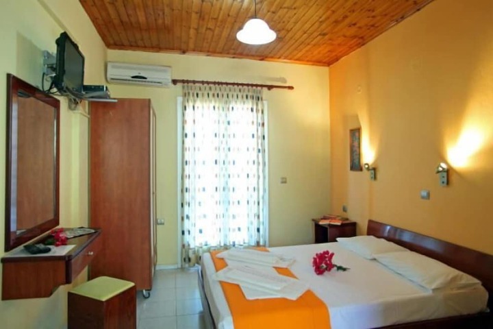 Room 5 of 14