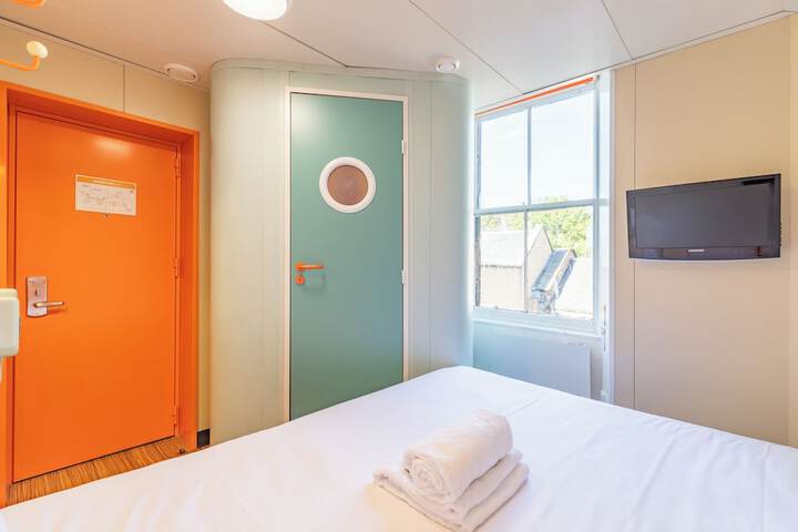 Room 26 of 47