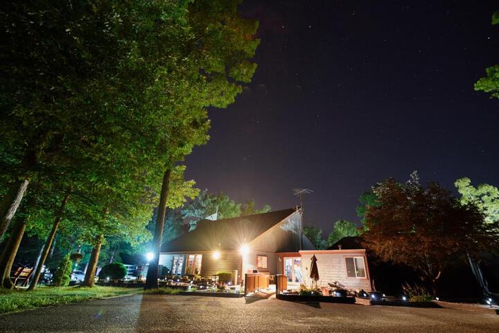 Exterior of Williamsburg Camping Resort One Bedroom Cabin 3