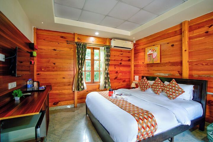 Room 11 of 27