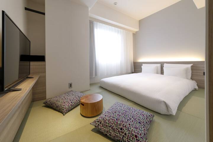 Room 8 of 47