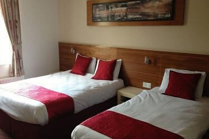 Room 5 of 14