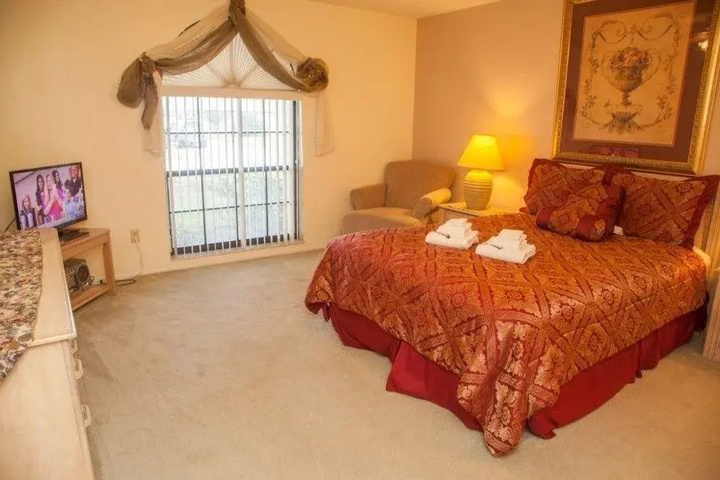Room 4 of 15