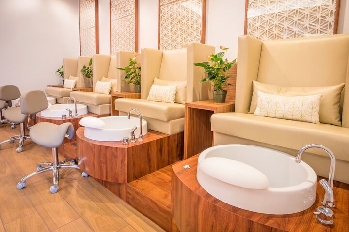 Nail salon