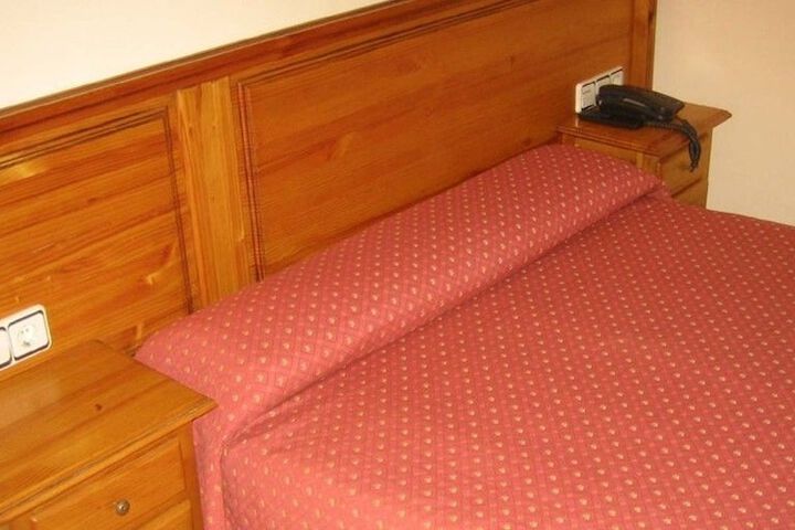 Room 2 of 44