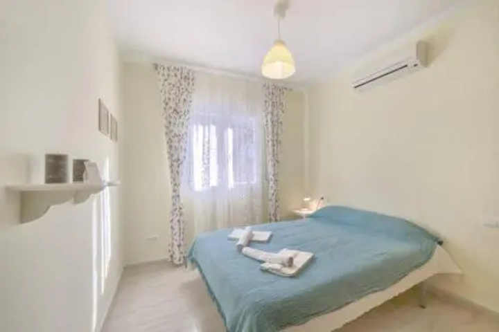 Room 5 of 17