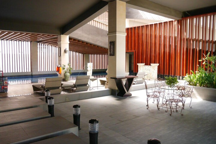 Pool 16 of 35
