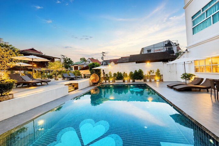 Pool 37 of 47