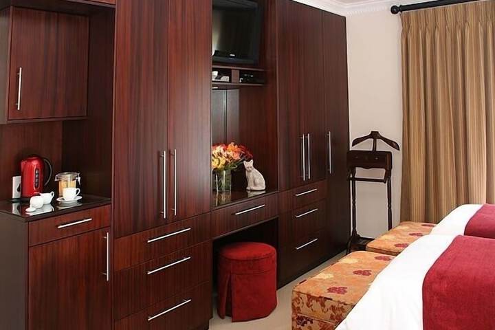 Room 14 of 29