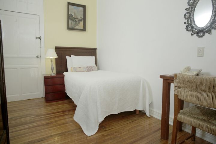 Room 25 of 86