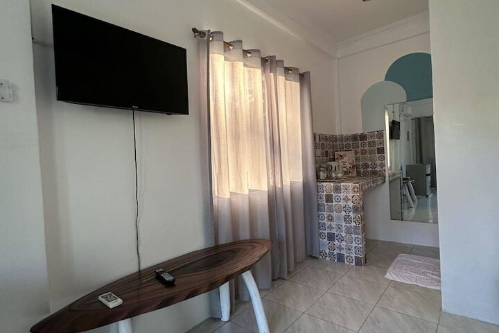 Room 3 of 33