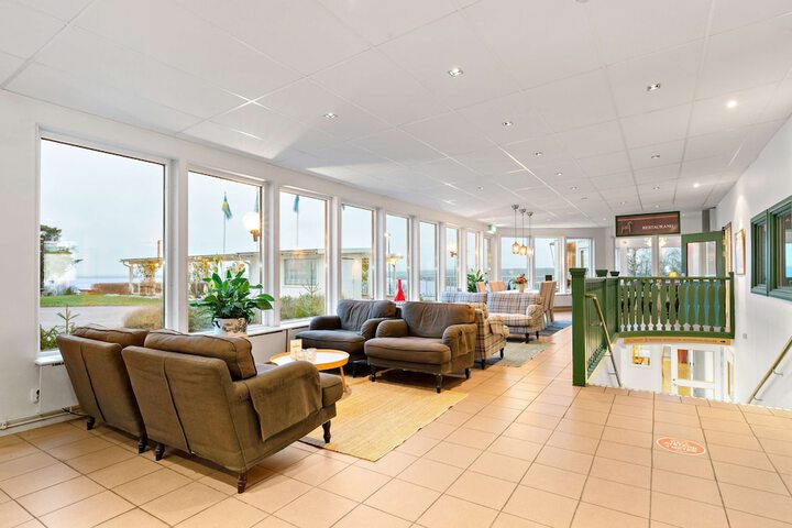 Hotel Interior 4 of 87
