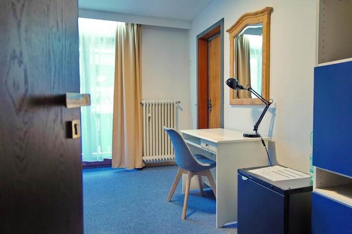 Room 8 of 62