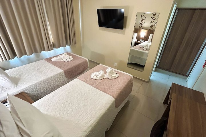 Room 52 of 103