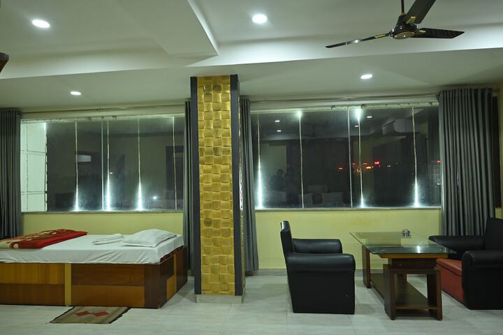 Room 17 of 37