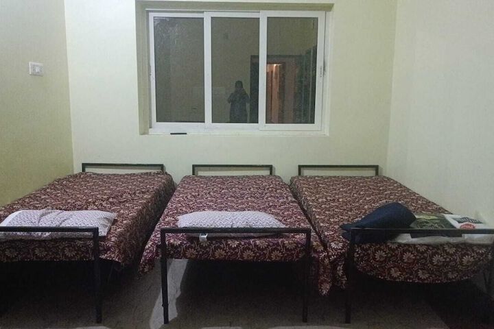 Room 4 of 6