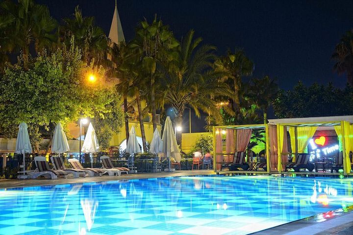 Pool 13 of 77