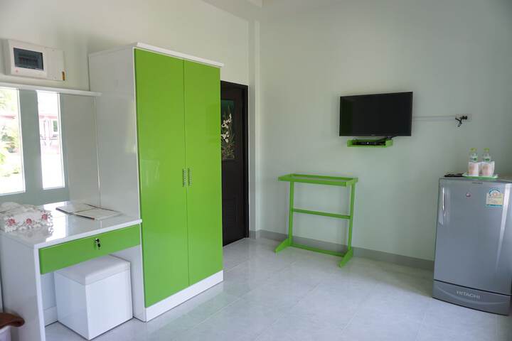 Room 27 of 52