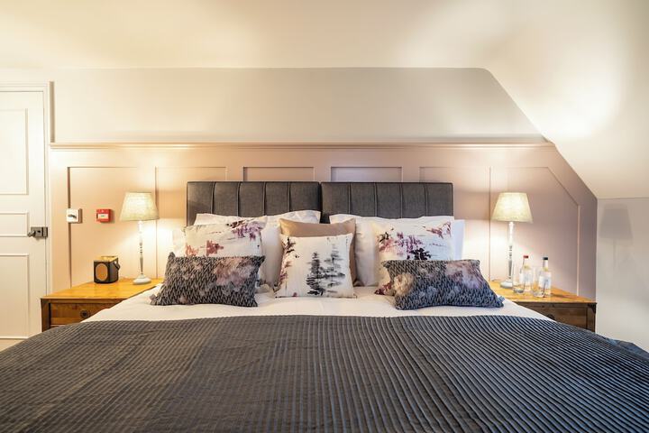 Room 6 of 34