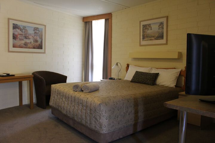 Room 25 of 47
