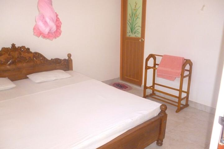 Room 2 of 8