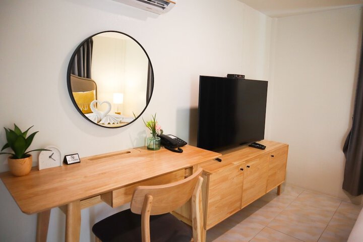 Room 8 of 76