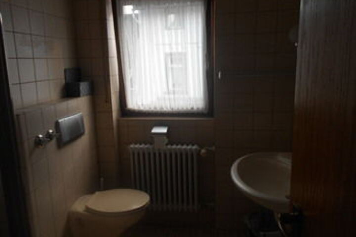 Room 2 of 20