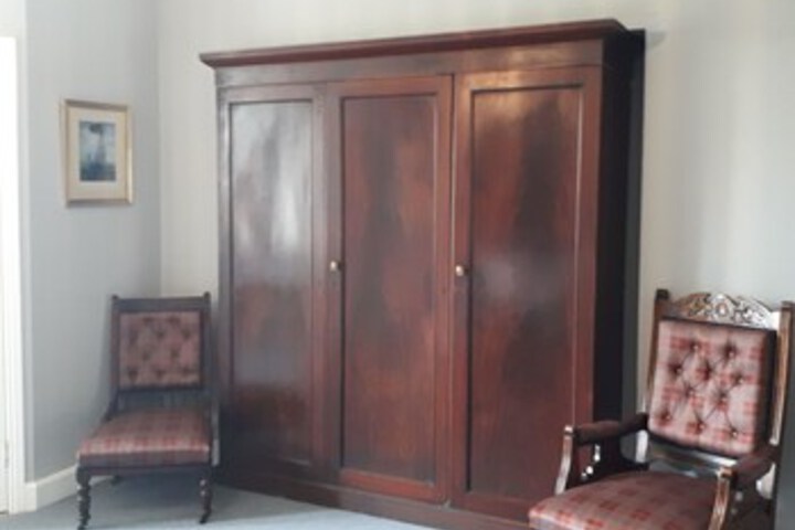 Room 102 of 154