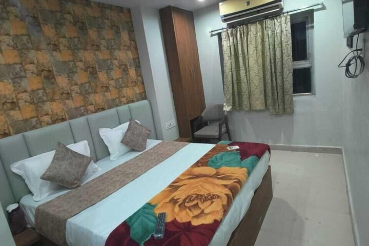 Room 25 of 48